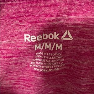 Reebok Size M shirt